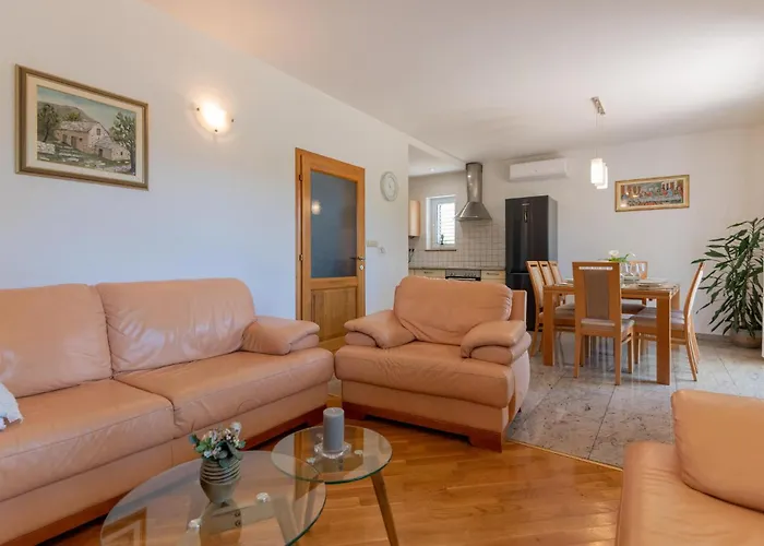 Cozy In Glavina Donja With Kitchen