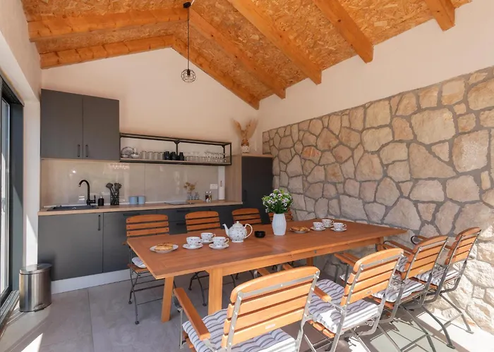 Cozy In Glavina Donja With Kitchen Casa de Férias